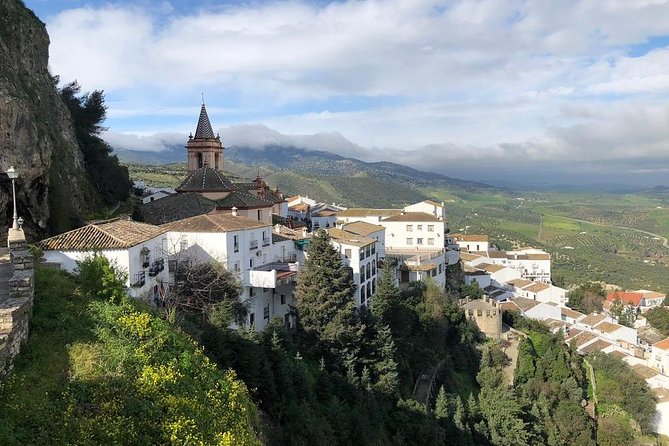 1 Day Excursion to White Villages and Ronda - Grazalema: lunch with little time to wander