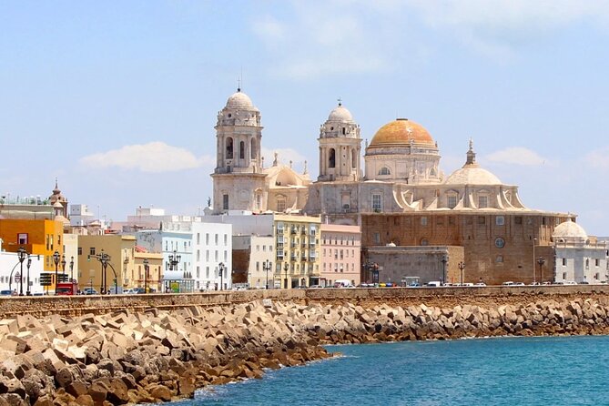 2 Hours Tour around Cádiz: History, anecdotes and curiosities - Key points at a glance