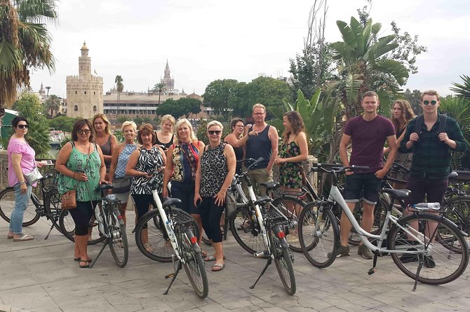 3-hour Guided Bike Tour along the Highlights of Seville - Reaching Cartuja and the Columbus connection