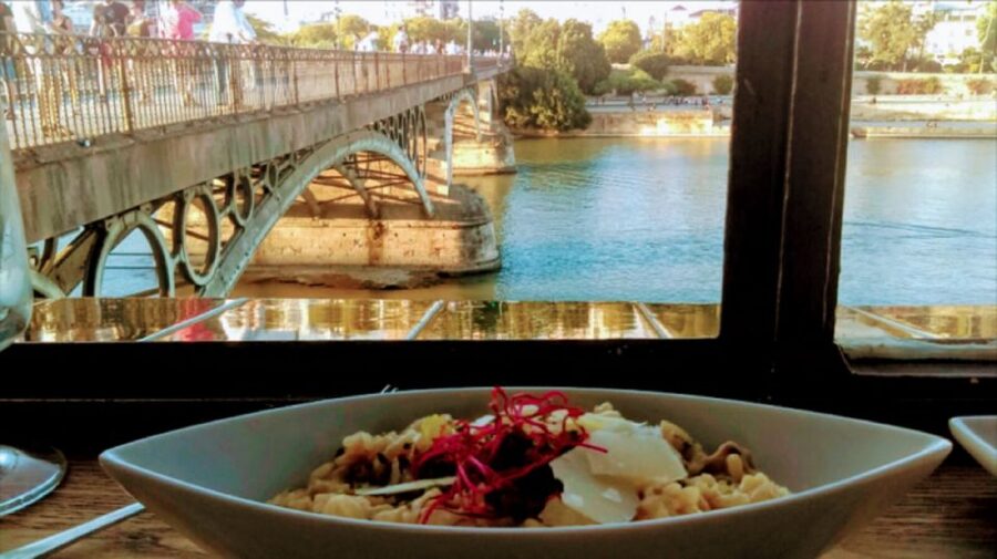 3-Hour Tapas Tour in Triana, Sevilla's Vibrant Neighborhood - Walking through old Triana