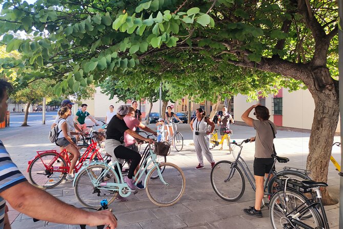 A private stroll cycling around Cádiz + bike rental - La Caleta links Cádiz with the movies