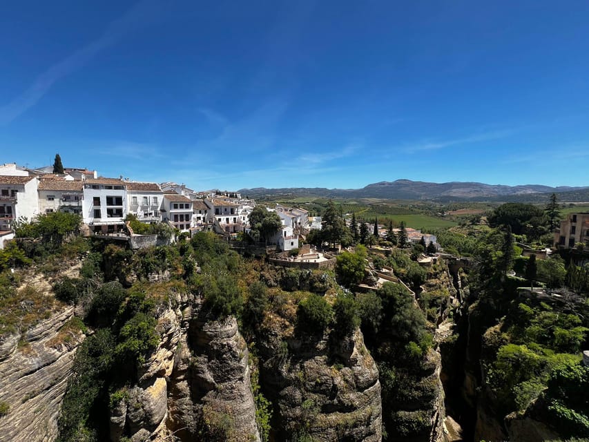 ab Marbella: Private VIP-Tour Ronda incl. Transfer + Tapas - Viewpoints, photographs, and a relaxed pace