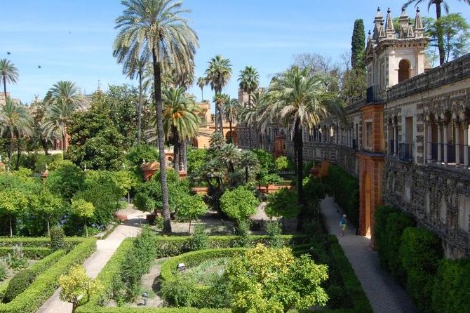 Alcázar and Jewish Quarter Guided Walking Tour in Seville - Moorish, Gothic, and Renaissance details in one walk
