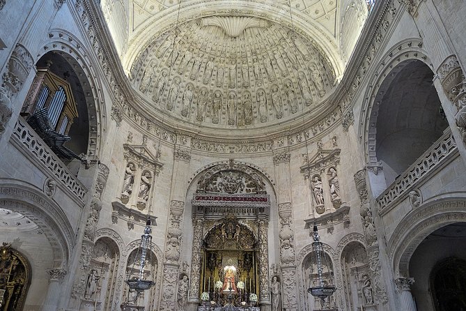 Alcazar, Cathedral and Giralda Guided Tour with Priority Tickets - The Royal Alcázar: layered architecture and royal rooms