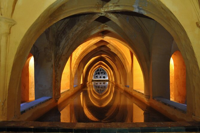 Alcázar, Cathedral & Giralda: Guided Tour with Fast-Track Tickets - Why the Alcázar gardens deserve your extra time