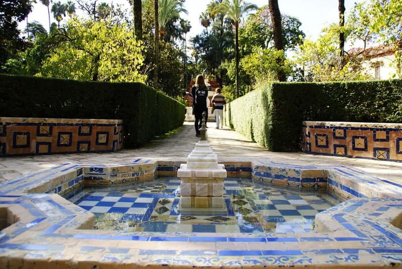 Alcazar & Cathedral of Seville Exclusive Group max. 9 guests - Timing, physical effort, and practical details