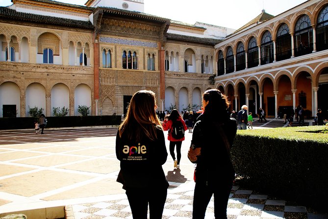Alcazar & Cathedral of Seville Exclusive Group, max. 9 travelers - What the guide adds to the experience