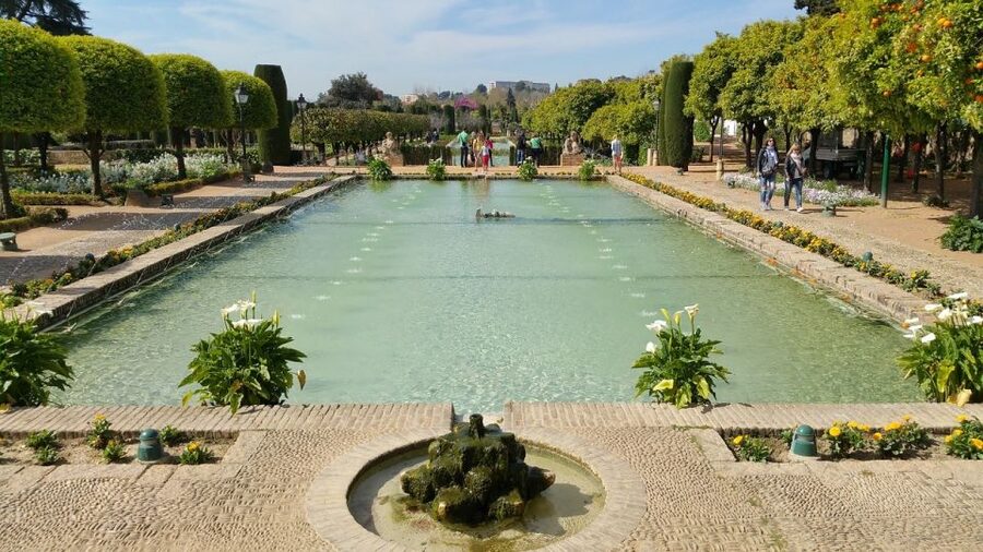 Alcazar of Cordoba Entry Ticket and Guided Tour - Climbing the watchtowers for a wider view