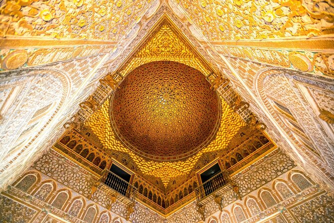 Alcazar of Seville Guided tour with Skip the Line Access - How the guide shapes the experience