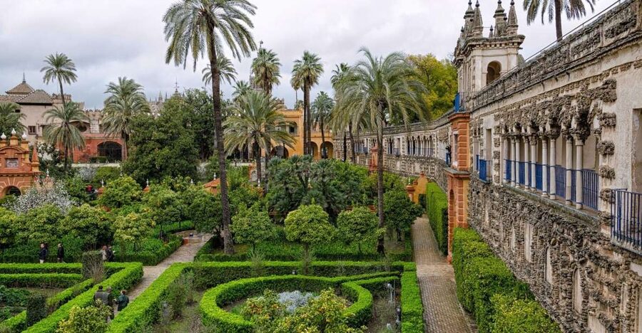 Alcazar of Seville VIP Tour - Preferential entry and the value of a small group