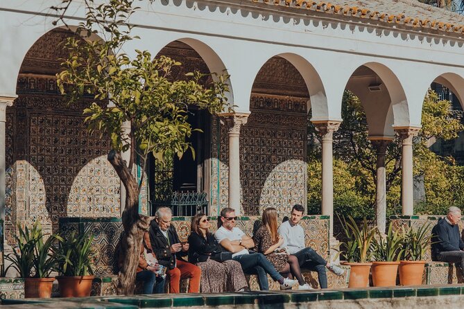 Alcazar of Seville with Cathedral & Giralda English Tour - Guide quality can shape the whole experience
