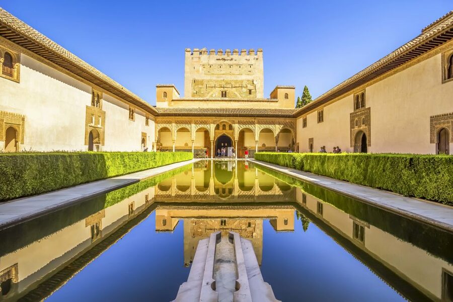 Alhambra and Albaicín Full-Day Private Tour from Seville - The long road from Seville to Granada