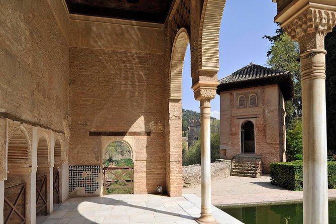 Alhambra Guided Tour & Albaicin Tour from Seville - Transport, rest stops, and the cost of convenience