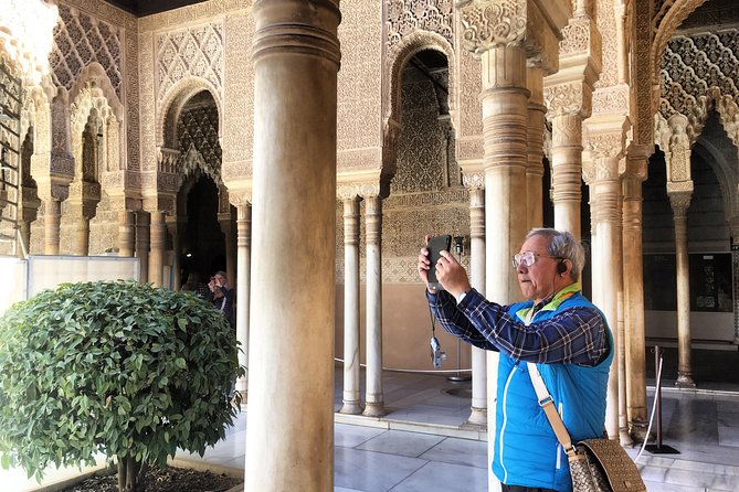 Alhambra with Nazaries Palaces Private Tour from Seville - Generalife Gardens: a quieter change of pace
