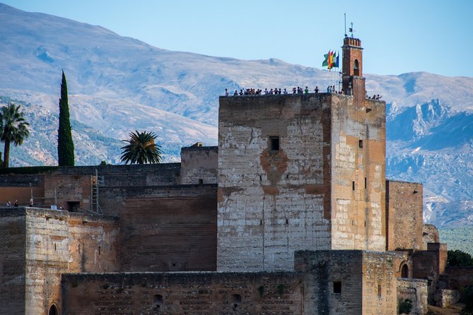 Alhambra with Nazaries Palaces Private Tour from Seville - Free time in Granada, with a warning about expectations