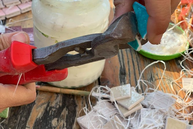 Be an Artisans in Seville for a day - Materials, colors, and the finished keepsake
