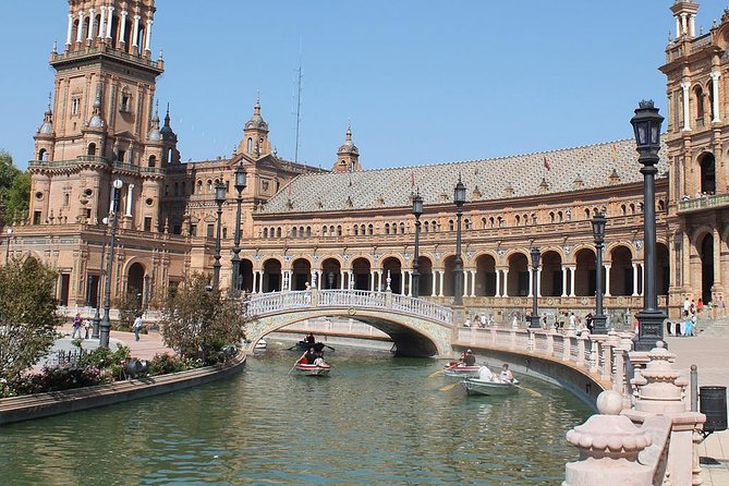Best Private half day Tour of Sevilla with Hotel pick up - Catedral de Sevilla in a 30-minute visit