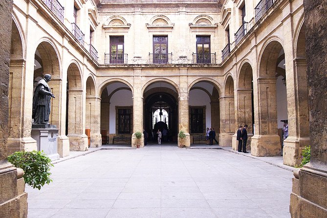 Bike tour through the monumental area of Seville - The Alcázar, Patio de Banderas, and Santa Cruz