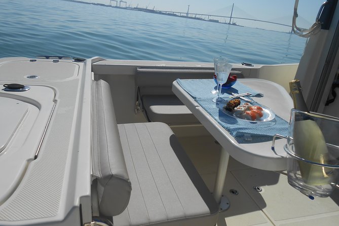 Boat and fishing trips in the Cadiz bay - Practical details that matter