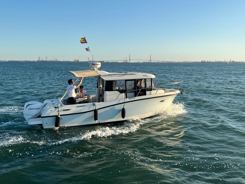 Cadiz Bay: 3 hours tour in a private boat in the Cadiz Bay - The Valdelagrana stop and Turuños Natural Park