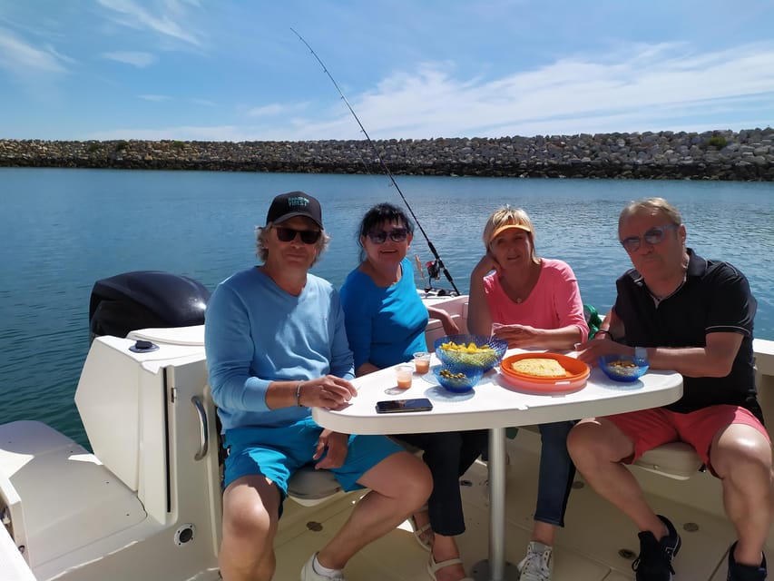 Cadiz Bay: 3 hours tour in a private boat in the Cadiz Bay - A Spanish snack made for a boat stop