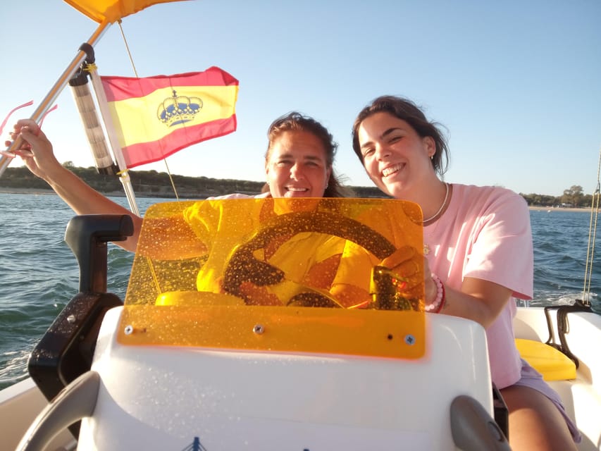Cadiz: Boat Rental Without License - Shade, sun, music, and a swimming ladder