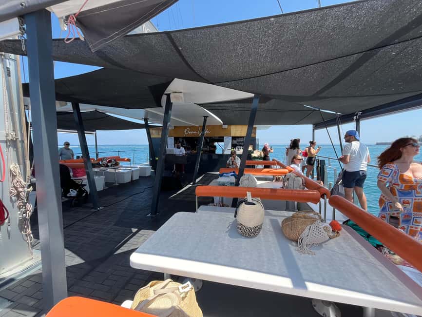 Cadiz capital:Catamarán Experience paseo con baño y almuerzo - Key points at a glance