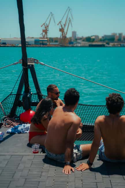Cadiz capital:Catamarán Experience paseo con baño y almuerzo - Is the Cadiz catamaran experience worth booking?