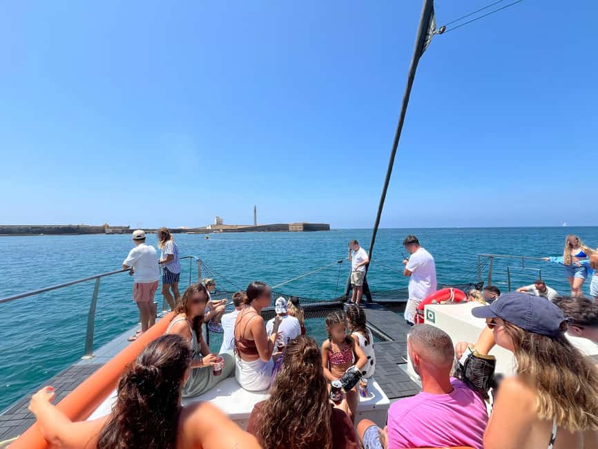 Cadiz capital:Catamarán Experience paseo con baño y almuerzo - The southern bay and La Pepa bridge