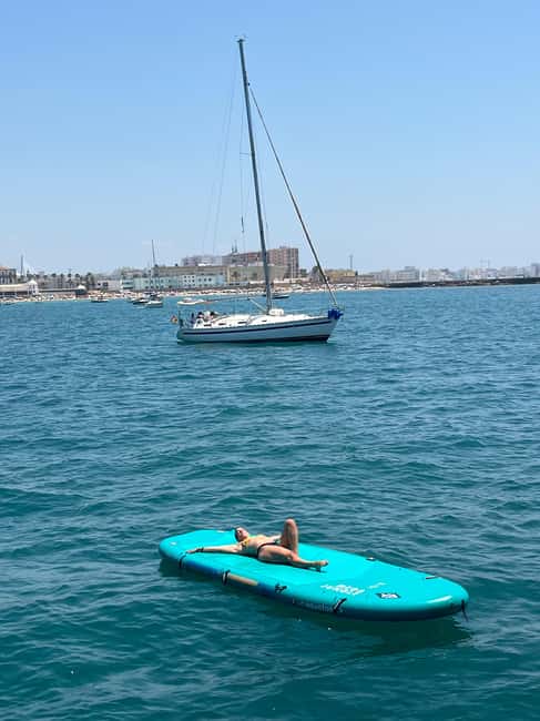 Cadiz capital:Catamarán Experience paseo con baño y almuerzo - The one-hour swim stop
