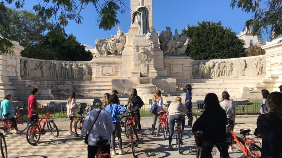 Cadiz: City Bike Tour - Riding through the historic center