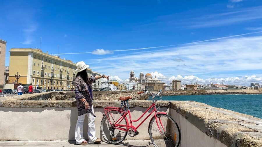 Cadiz: City Bike Tour - Pace, group size, and the two-hour question