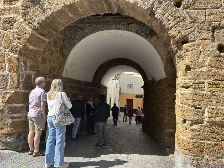 Cadiz: City Center Guided Walking Tour - Merchant palaces and Cadiz’s American trade