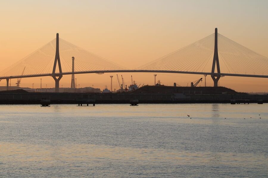 Cadiz: Exclusive Yacht excursion to La Caleta or Pepa Bridge - La Caleta or La Puntilla: clarify the route