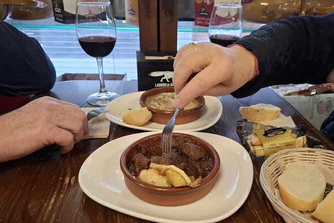 Cadiz Food Tour: Tapas, Drinks and Delights with a Local - Starting at City Hall with Cádiz on the plate