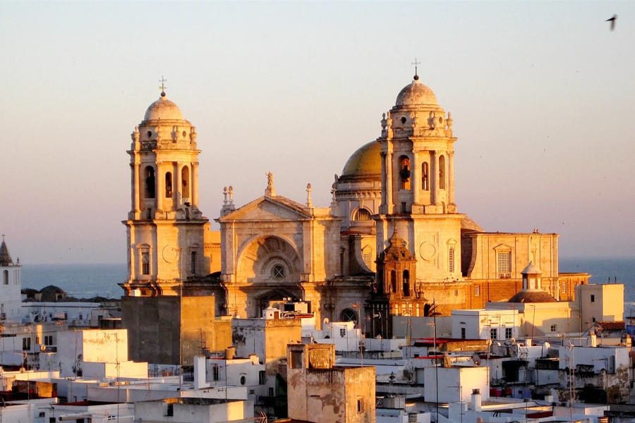 Cadiz Full-Day Guided Excursion from Seville - The drive from Seville and the value of a small group