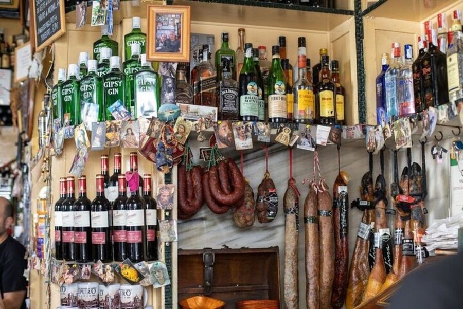 Cádiz: Local Tapas Experience - Segismundo Moret and the walk into Cádiz