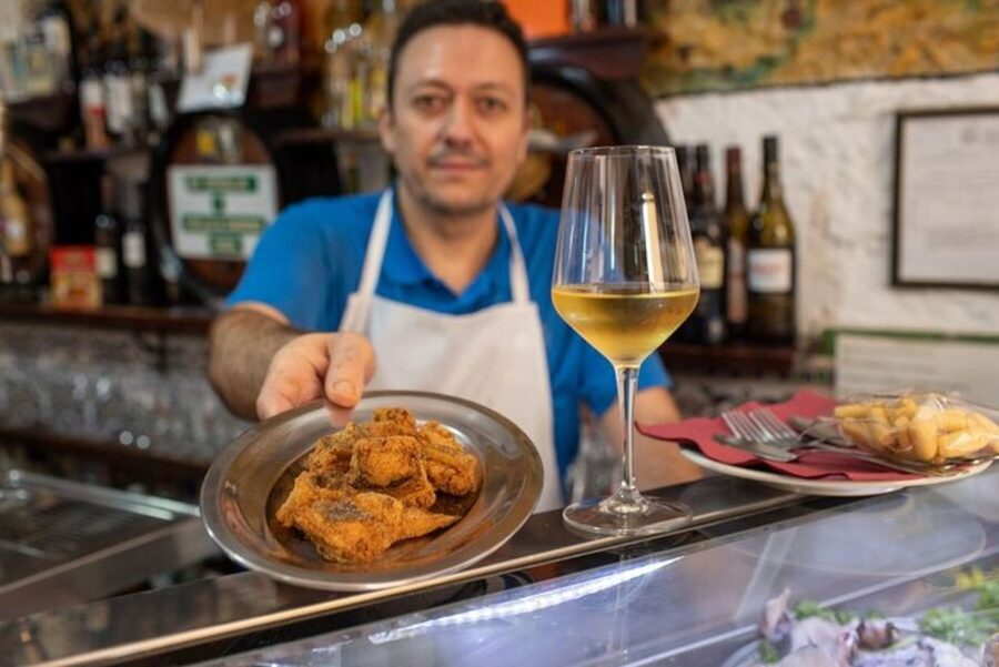 Cádiz: Local Tapas Experience - Plaza de Mina and the return walk