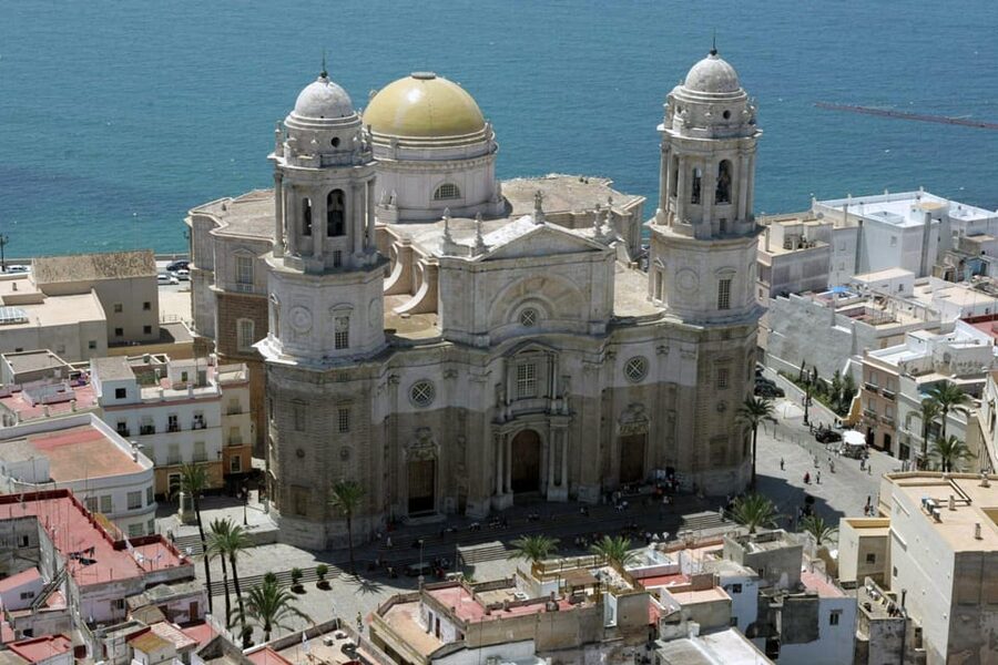 Cadiz: Medieval Tour - Phoenician Cádiz and the Roman theater