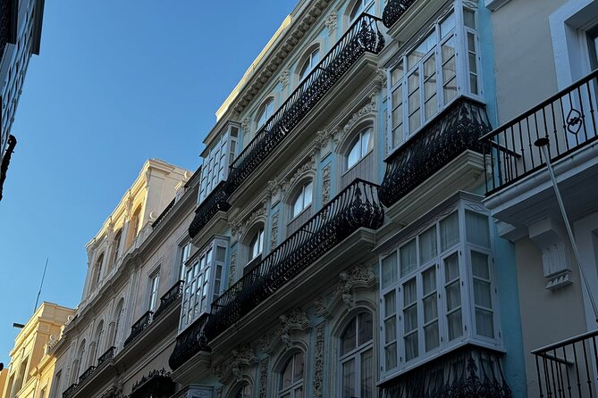 Cadiz to Vista de Gaviota : visit the Tavira Tower and Camera Obscura - Plaza San Francisco turns you into a tower spotter
