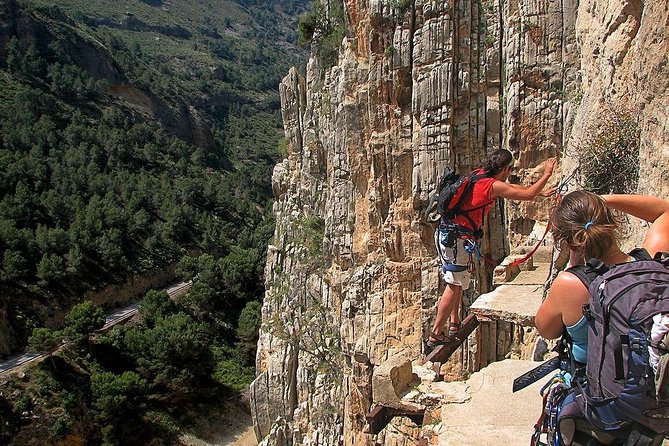 Caminito del Rey Day Trip from Seville - Weather, clothing, and what to carry