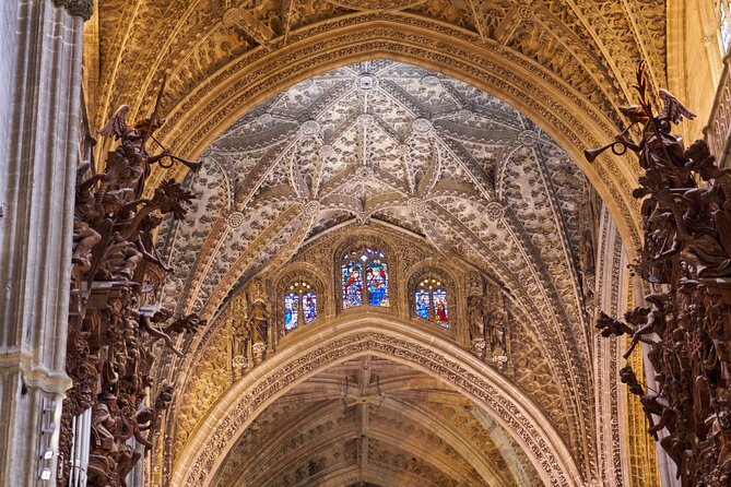 Cathedral and Giralda Tour - Meeting point, timing, and group size