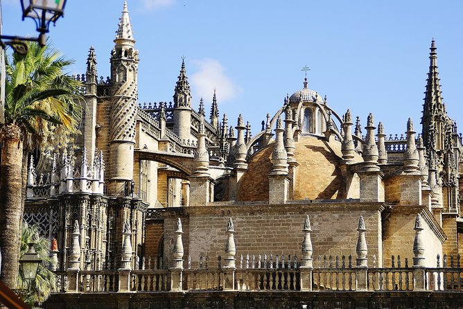 Cathedral & Giralda of Seville Exclusive Group, max. 9 travelers - Why Seville Cathedral deserves a guided visit