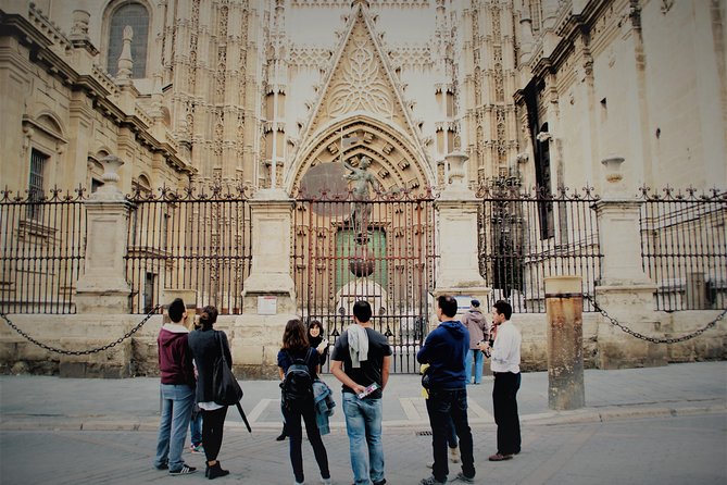 Cathedral & Giralda of Seville Exclusive Group, max. 9 travelers - The Columbus mausoleum and its symbols