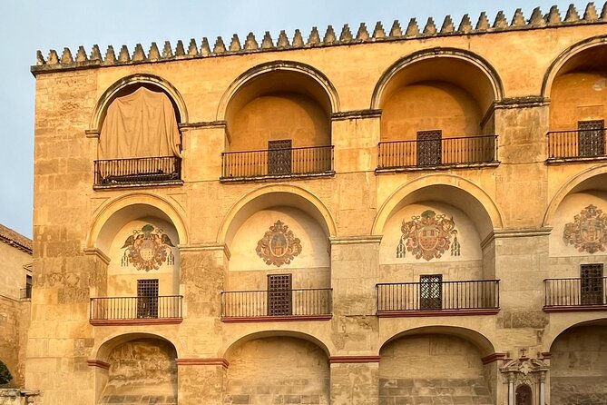 City of Caliphs: A Self-Guided Walking Tour of Córdoba’s History - Start at the Calahorra Tower and Roman Bridge