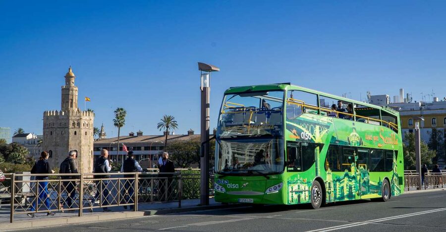 Combo: Hop on hop off + Flamenco Show & Walking tours - A full day of Seville by bus, foot, and flamenco