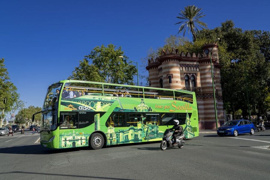 Combo: Hop on hop off + Flamenco Show & Walking tours - Choosing the 17:30 or 19:30 flamenco show