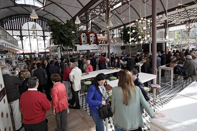 Complete Triana Tour "Corrales included". - Corrales de vecinos and the quieter side of Triana