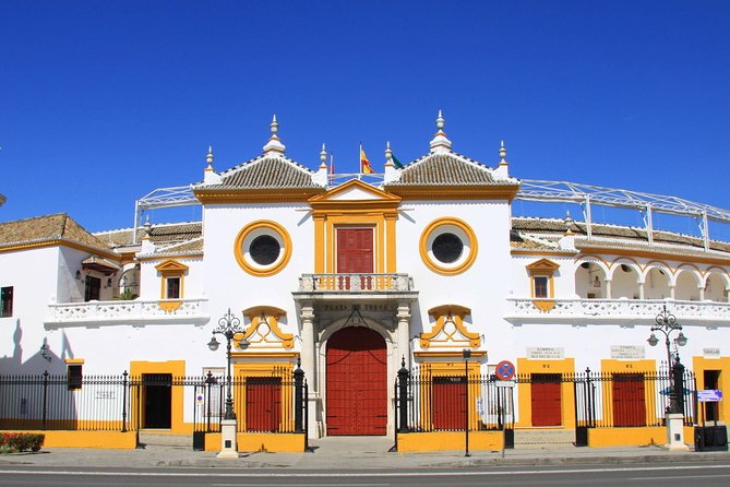 Complete Triana Tour "Corrales included". - Betis Street, San Jacinto, and flamenco Triana