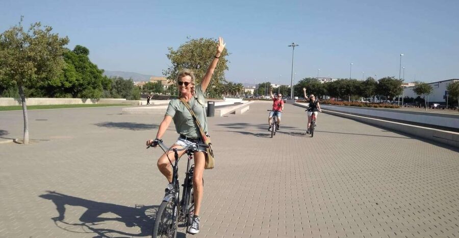 Córdoba Daily Highlights Bike Tour - Starting at Calle Moriscos 10